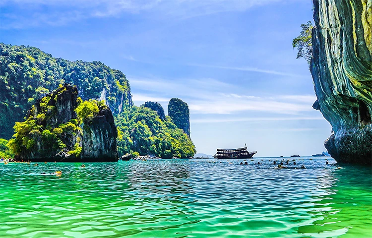 هوای مطبوع و خلوتی ساحل