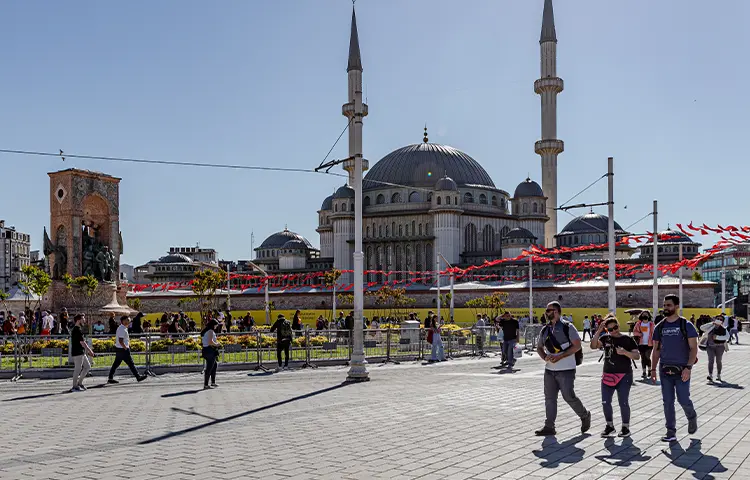 میدان تکسیم استانبول