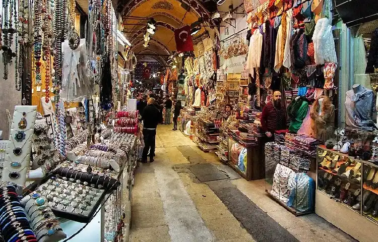 فضای جمعه بازار استانبول