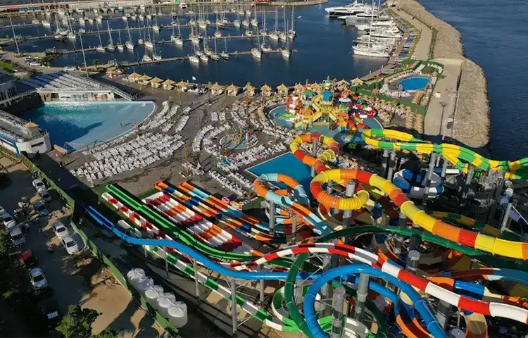 پارک آبی استانبول دلفین